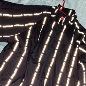 Small supreme wind breaker